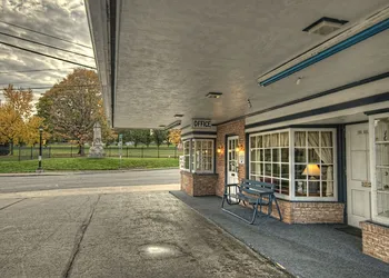Budget Host Three Crowns Motor Lodge hotel thumbnail 6