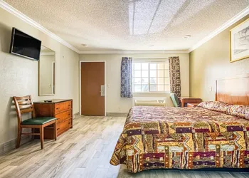 Passport Inn Whittier hotel thumbnail 2