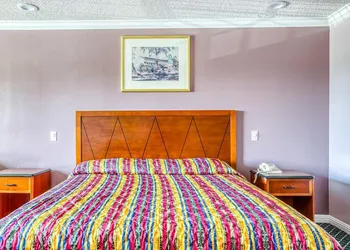 Passport Inn Whittier hotel thumbnail 4