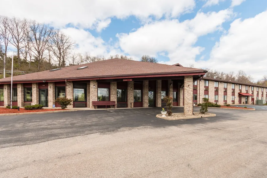 Quality Express Inn & Suites hotel detail image 6