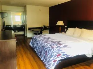 Red Roof Inn Bridgeton hotel thumbnail 3