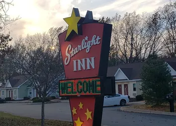 Starlight Inn hotel thumbnail 4