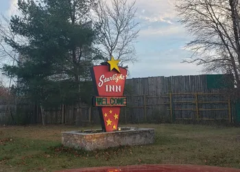 Starlight Inn hotel thumbnail 5