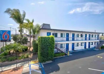 Motel 6 Gardena hotel thumbnail 2