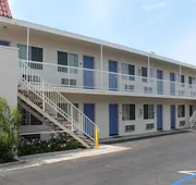 Motel 6 Gardena hotel detail image 3