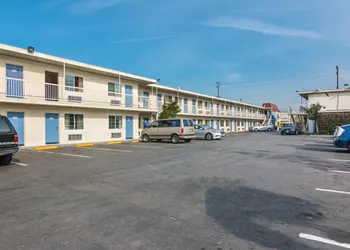 Motel 6 Gardena hotel thumbnail 5