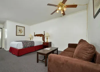 Americas Best Value Inn Suites Lancaster hotel thumbnail 7