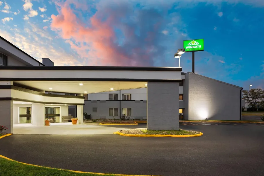 Wingate by Wyndham Lincoln Airport East I-80 hotel detail image 2