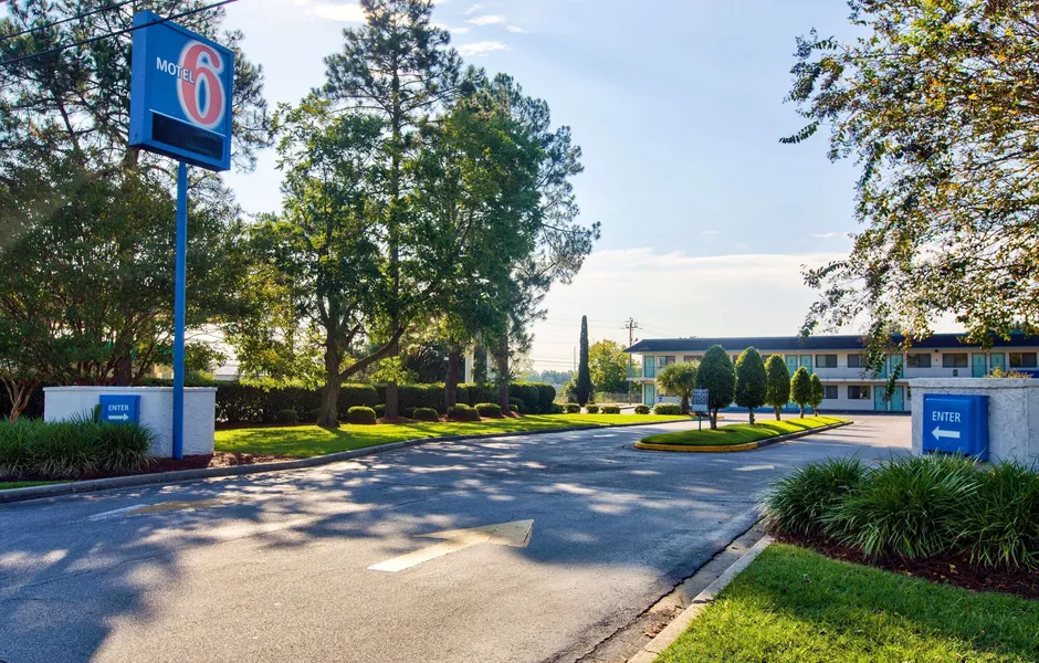 Motel 6 Valdosta, GA - University hotel detail image 2