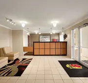 Super 8 by Wyndham Lake Charles Northeast hotel detail image 3