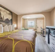 Super 8 by Wyndham Lake Charles Northeast hotel detail image 5