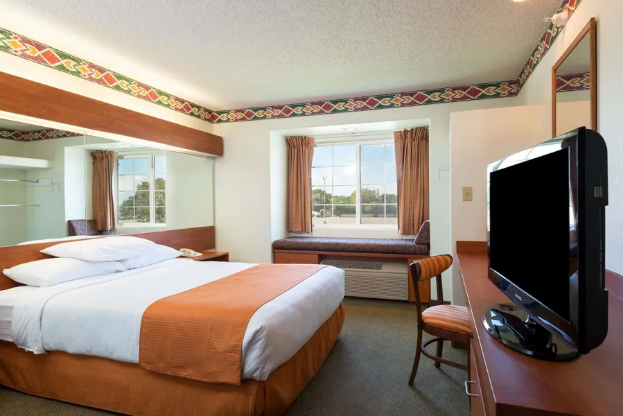 Microtel Inn & Suites by Wyndham Pueblo hotel detail image 6