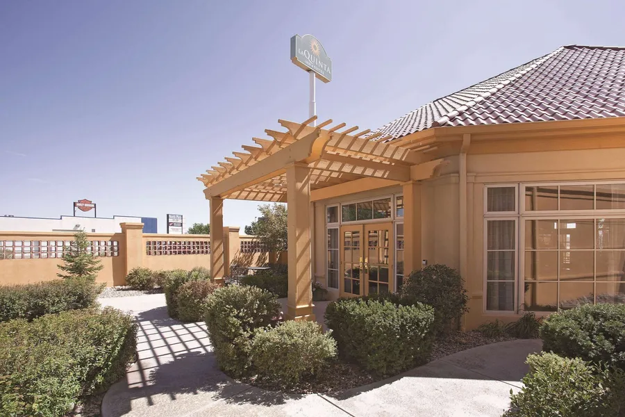 La Quinta Inn & Suites by Wyndham Pueblo hotel detail image 2