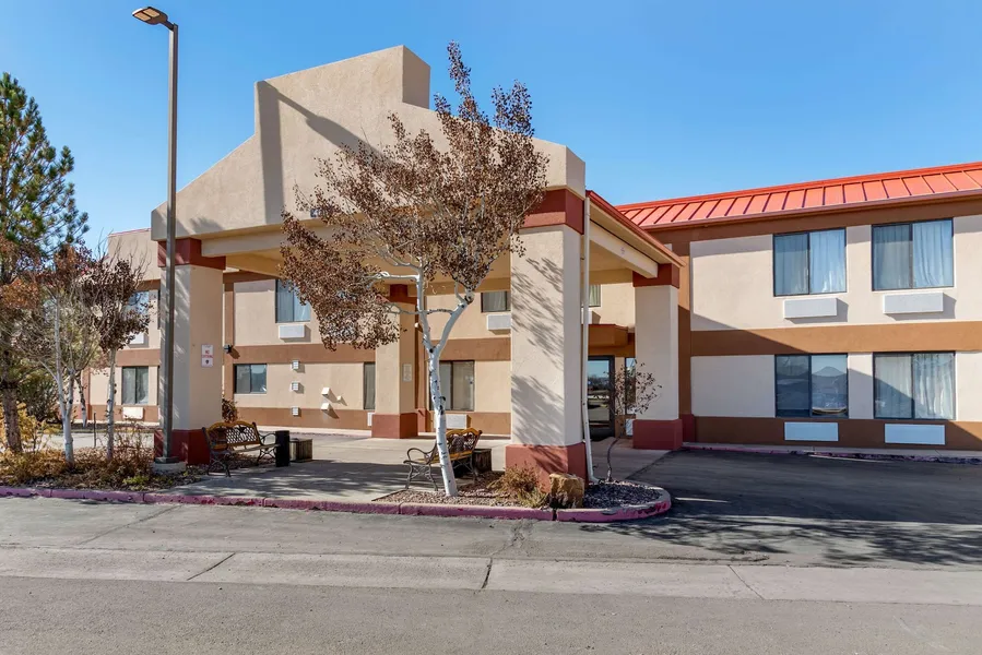 Econo Lodge Pueblo North hotel detail image 2