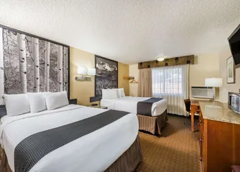 Super 8 by Wyndham Canon City hotel thumbnail 5