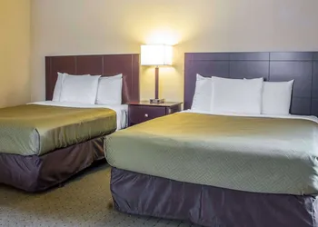 Econo Lodge Ames hotel thumbnail 3