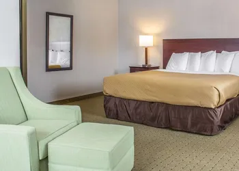 Econo Lodge Ames hotel thumbnail 5