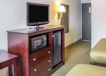 Econo Lodge Ames hotel thumbnail 6