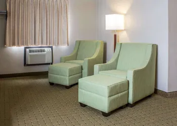 Econo Lodge Ames hotel thumbnail 8