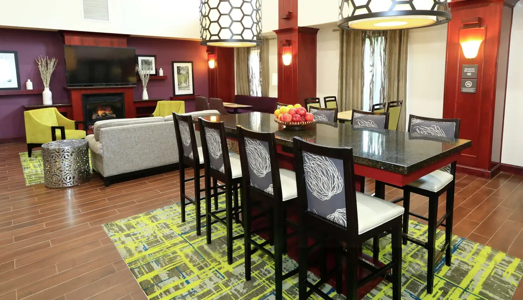 Hampton Inn & Suites Lamar hotel detail image 6