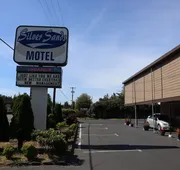 Silver Sands Motel hotel detail image 4