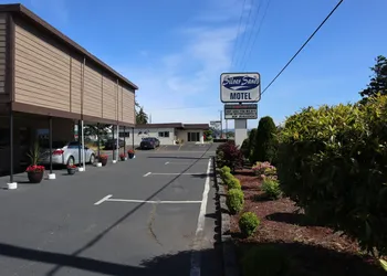Silver Sands Motel hotel thumbnail 5