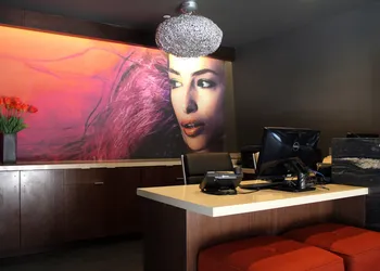 BLVD Hotel & Suites hotel thumbnail 3
