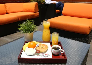 BLVD Hotel & Suites hotel thumbnail 7
