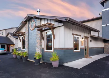 The Coho Oceanfront Lodge hotel thumbnail 3