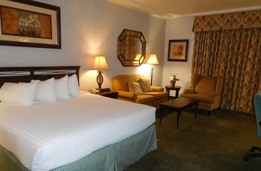 University Square Hotel hotel detail image 6
