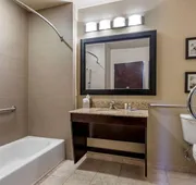 Comfort Inn Bentonville - Crystal Bridges hotel detail image 3