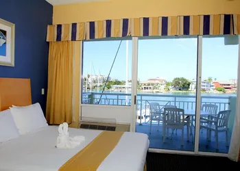 Chart House Suites and Marina hotel thumbnail 5
