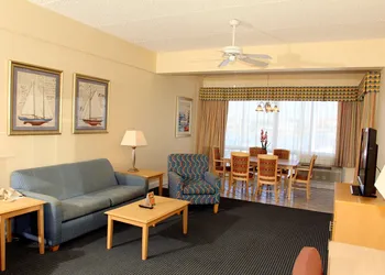 Chart House Suites and Marina hotel thumbnail 7