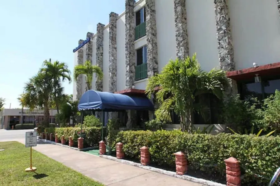 Chateaubleau Hotel hotel detail image 2