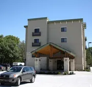Parkwood Inn & Suites hotel detail image 3