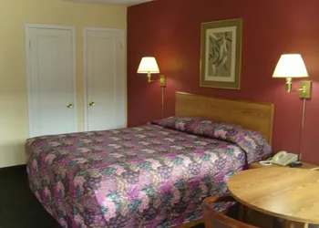 Cascade City Center Motel hotel thumbnail 5