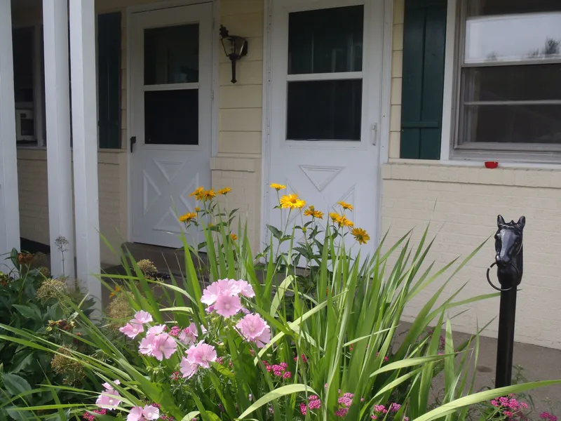 Glass House Inn Erie Near I-90 & I-79 hotel detail image 2