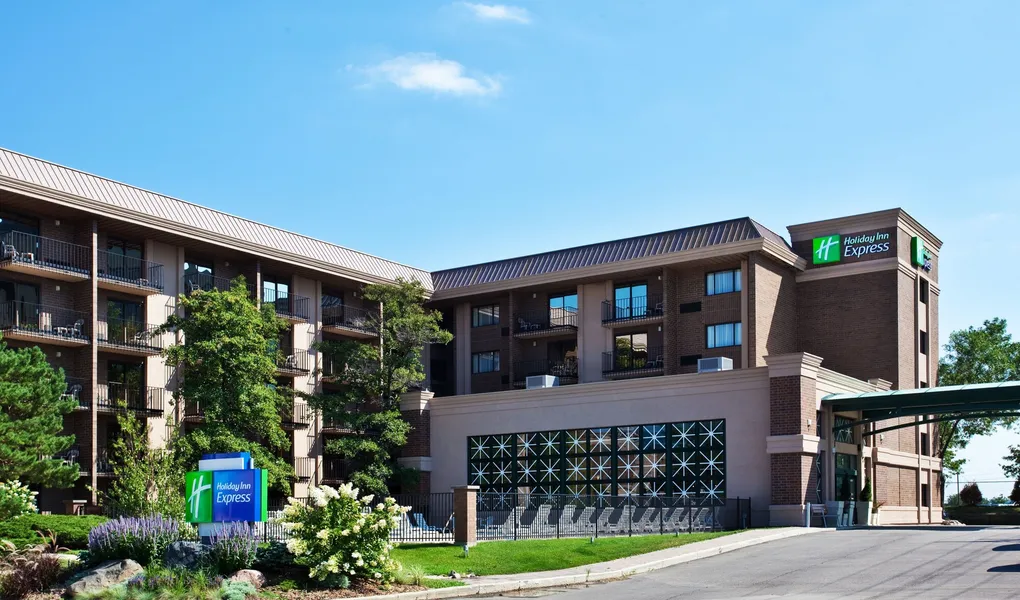 Holiday Inn Express Rolling Meadows - Schaumburg Area by IHG hotel detail image 2