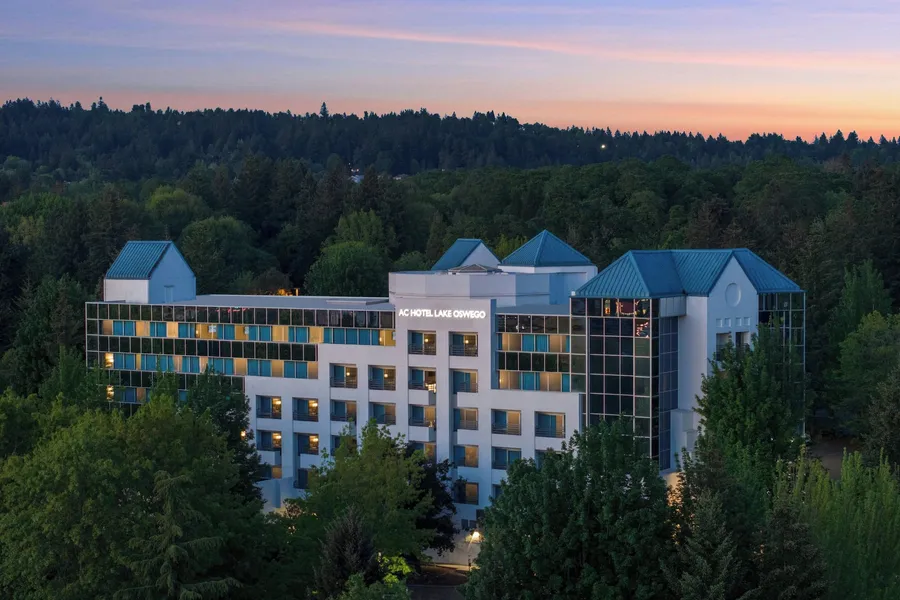 AC Hotel by Marriott Portland Lake Oswego hotel detail image 2
