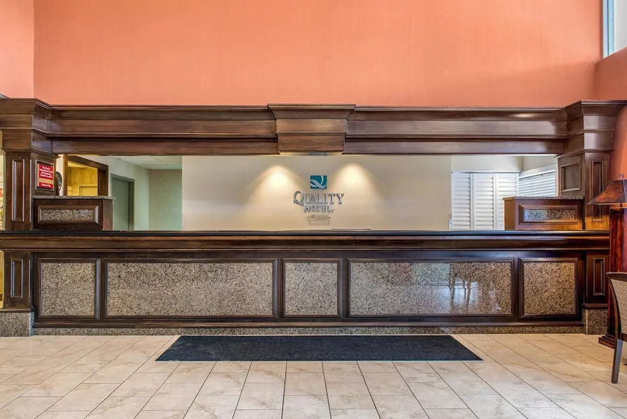 Quality Hotel Conference Center Cincinnati Blue Ash hotel detail image 2