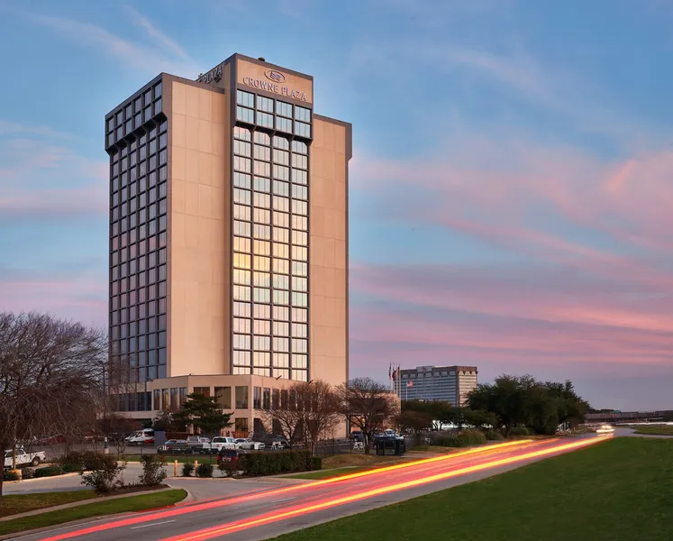 Crowne Plaza Dallas Market Ctr - Love Field by IHG hotel detail image 2