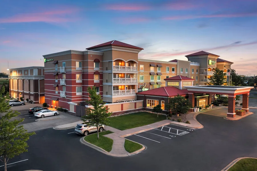Holiday Inn Hotel & Suites Maple Grove Nw Mpls-Arbor Lks by IHG hotel detail image 2