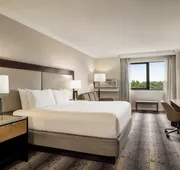 Crowne Plaza Edison by IHG hotel detail image 7