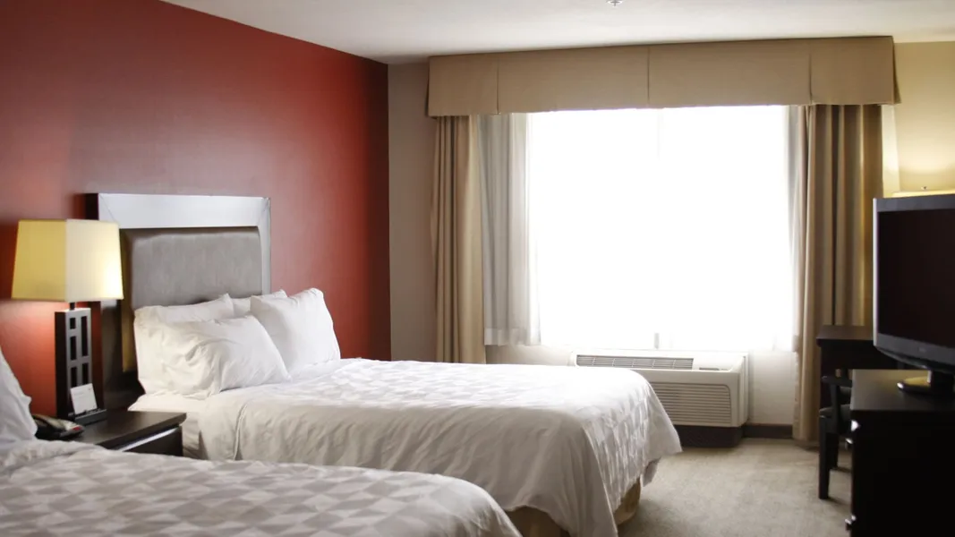 Holiday Inn & Suites Bakersfield by IHG hotel detail image 6