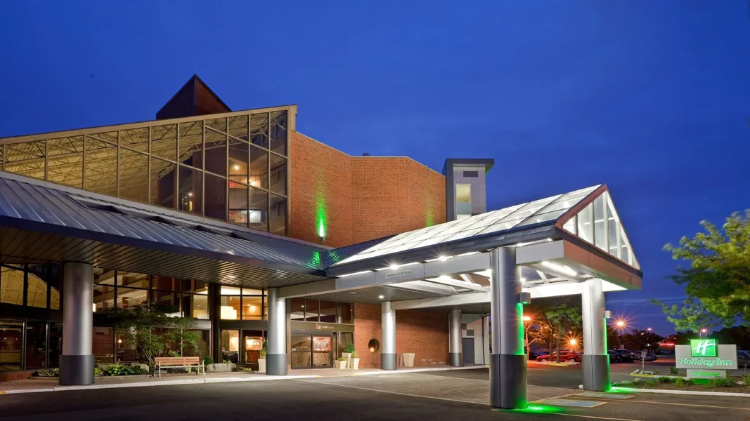 Holiday Inn Oakville Centre by IHG hotel detail image 2