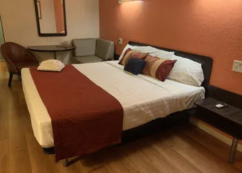Americas Best Value Inn Scottsbluff hotel thumbnail 8