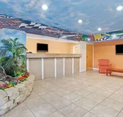 Super 8 by Wyndham Daytona Beach hotel detail image 3