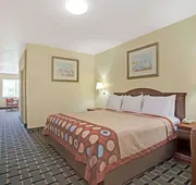 Super 8 by Wyndham Daytona Beach hotel detail image 7