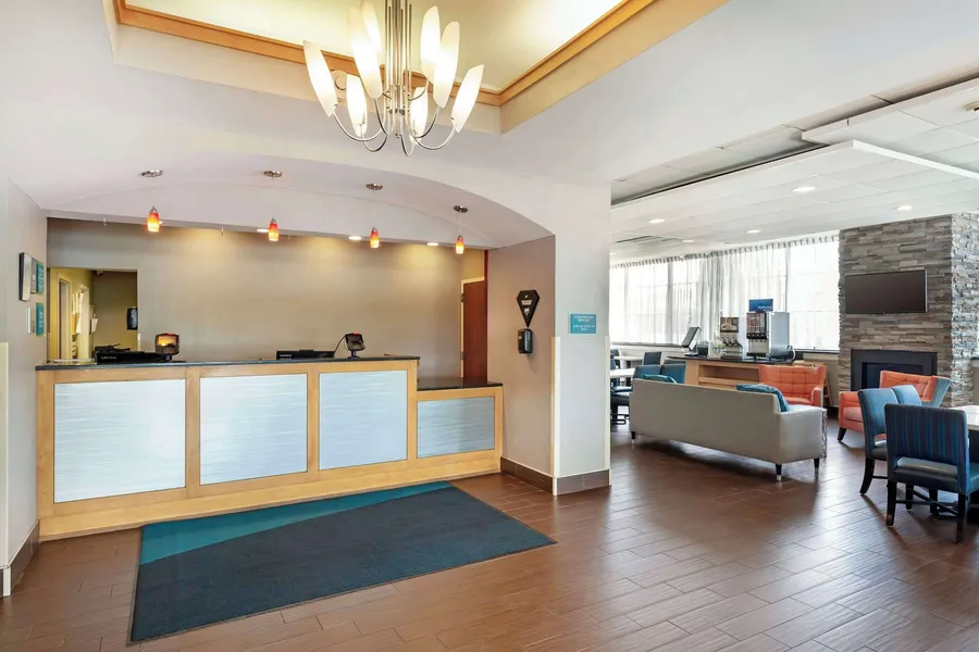 Best Western Hartford Hotel & Suites hotel detail image 2