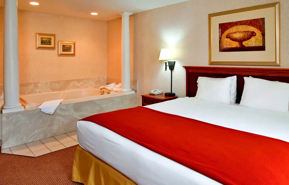 Seasons Inn & Suites Highland hotel detail image 6